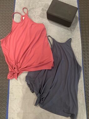 Athleta Strappy Halter Tank Bundle Blue + Berry Side Tie Tops Size L EUC